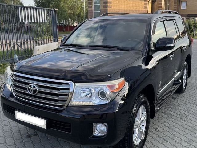 Toyota Land Cruiser 200 2013 года — выкуплен